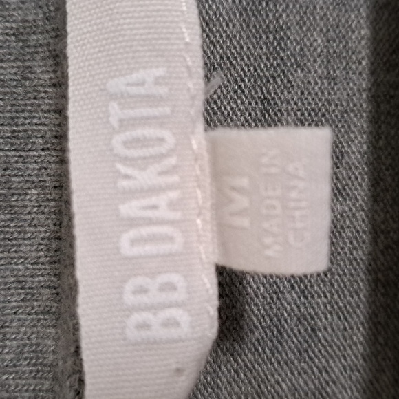 BB Dakota All Good Ruffled Stripe Sweatshirt Medium - Picture 6 of 9